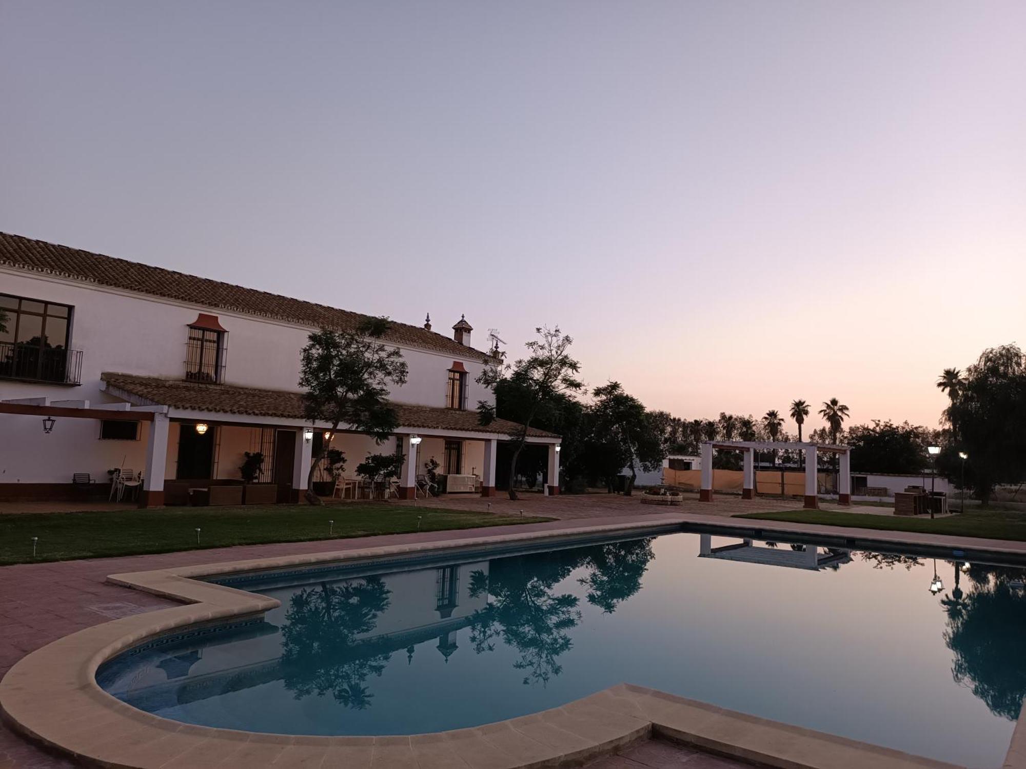Villa Cortijo La Amazona Sevilla Exterior foto